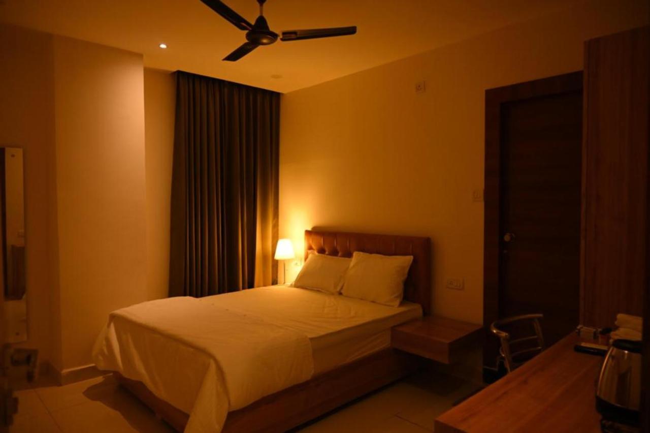 Hotel Hibiscus Tree- Bachupally ハイデラバード エクステリア 写真