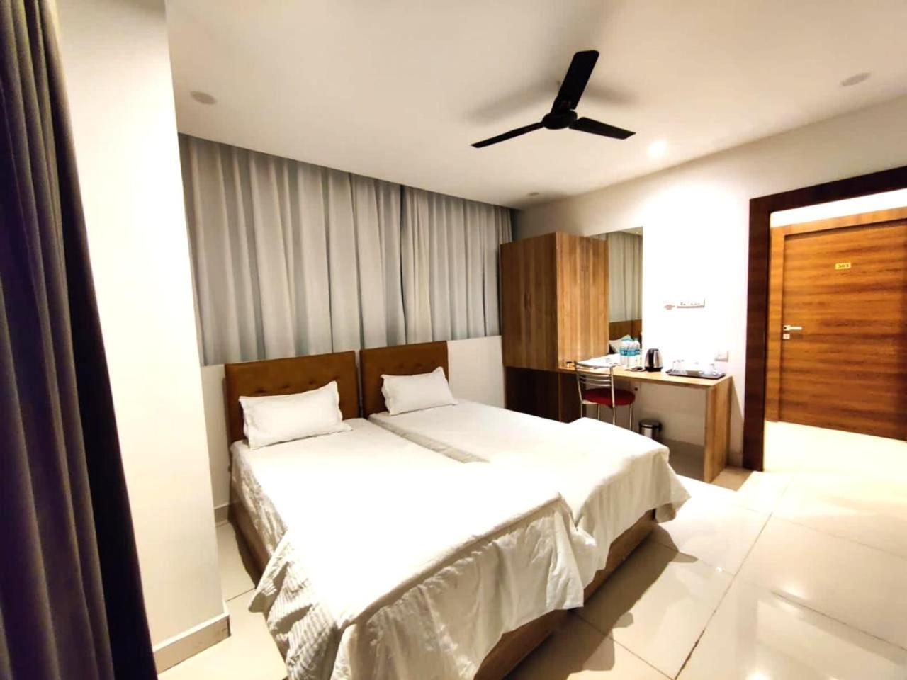 Hotel Hibiscus Tree- Bachupally ハイデラバード エクステリア 写真